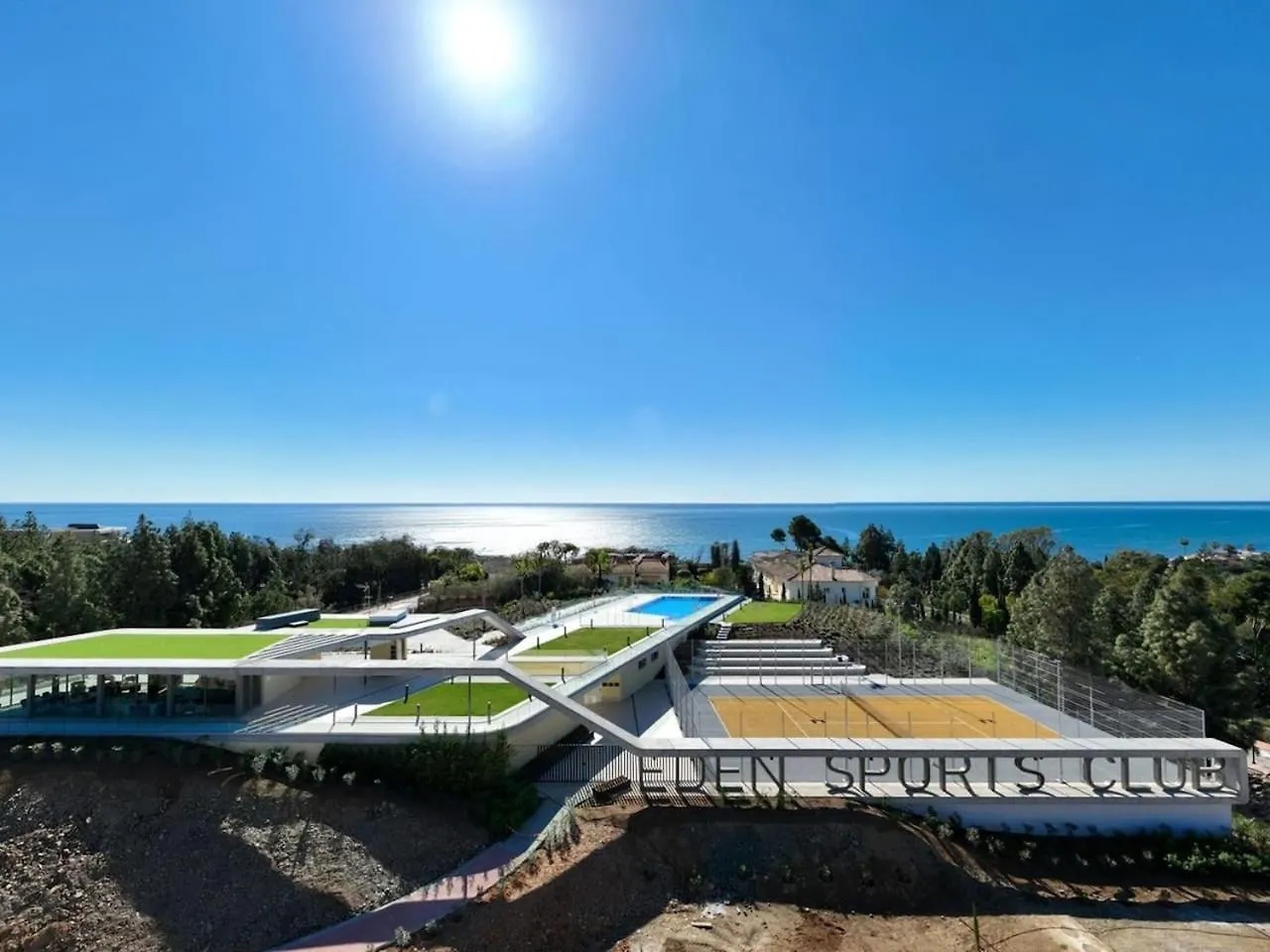 Luxury 4 Bed Villa With Sea Views In Eden Resort Málaga