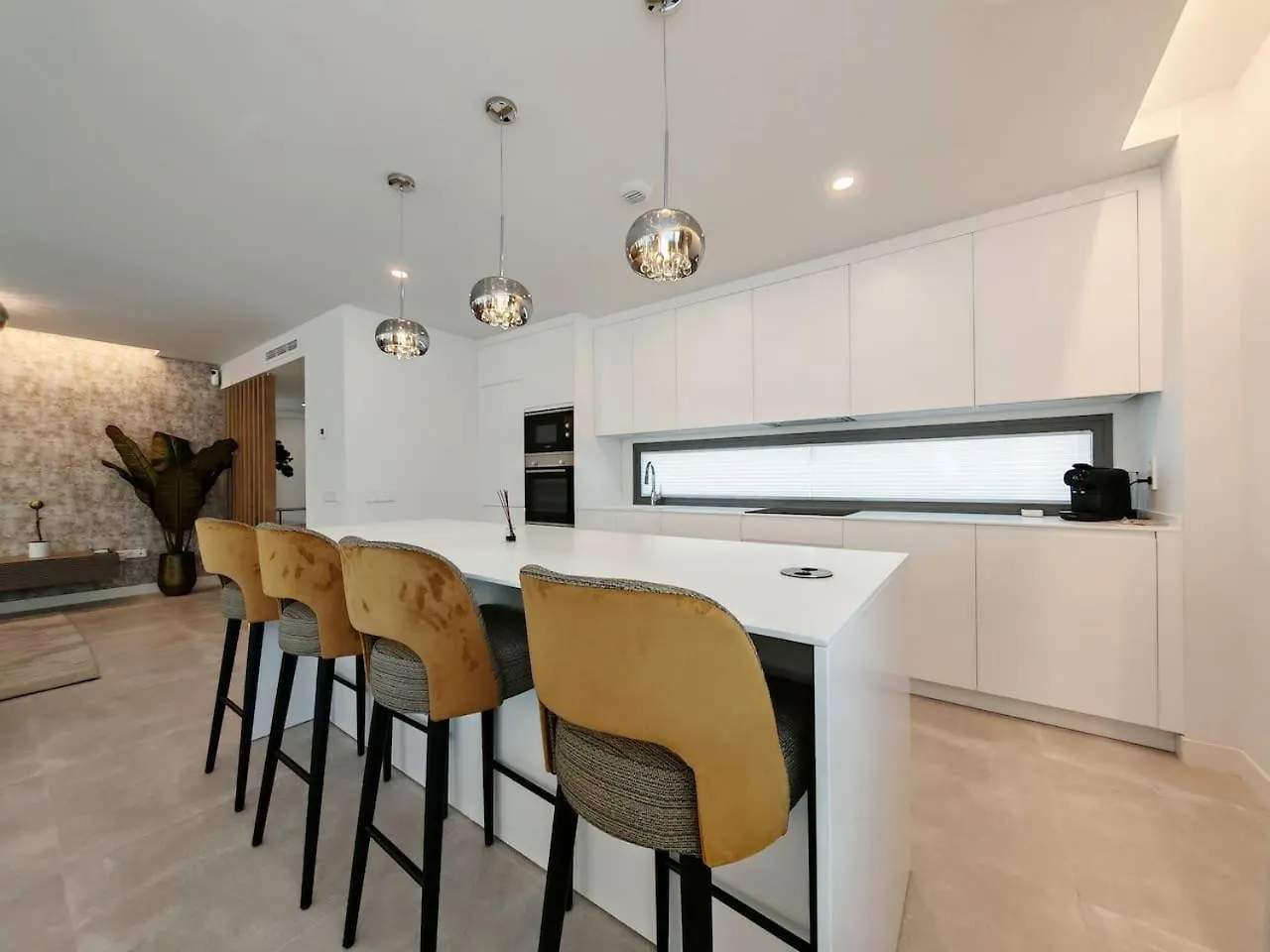 Luxury 4 Bed Villa With Sea Views In Eden Resort Màlaga